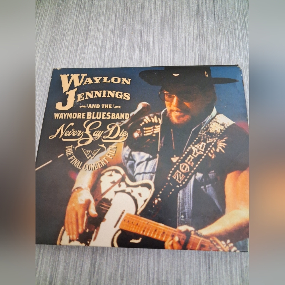Waylon Jennings Final Concert - 3 CDs Volume